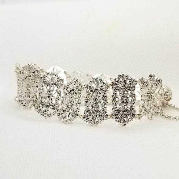 NF * Necklace w/ delicate Bracelet - Picture 5 of 9